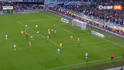 阿尔马达：第一脚触球本想直接射门，看到对方冲来就调整一下